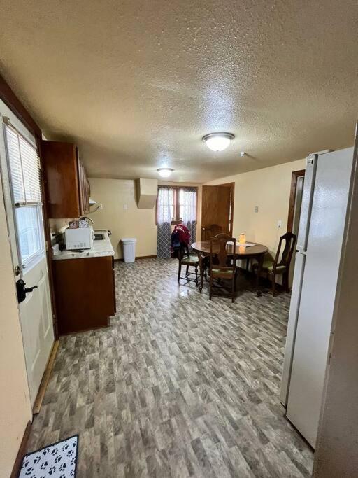 A Little Cowboy Right By The Badlands! Apartment Kadoka